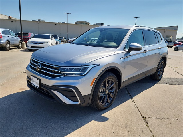 2024 Volkswagen Tiguan SE Wolfsburg Edition photo 6