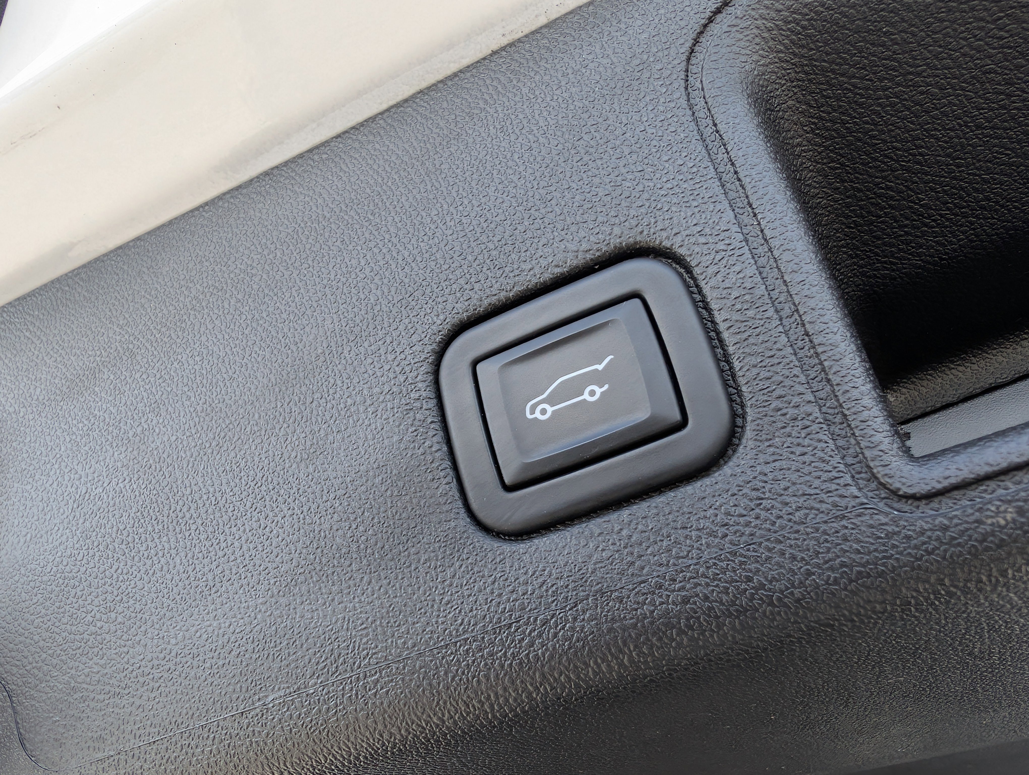 Used 2023 Summit White GMC AT4 image 18