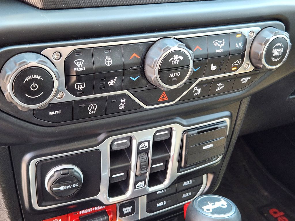 2018 Jeep Wrangler Unlimited Rubicon photo 15