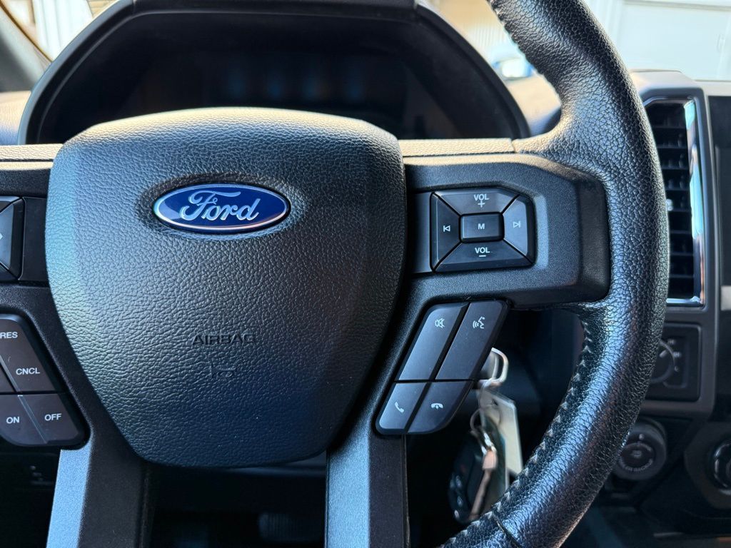2016 Ford F-150 XLT photo 22