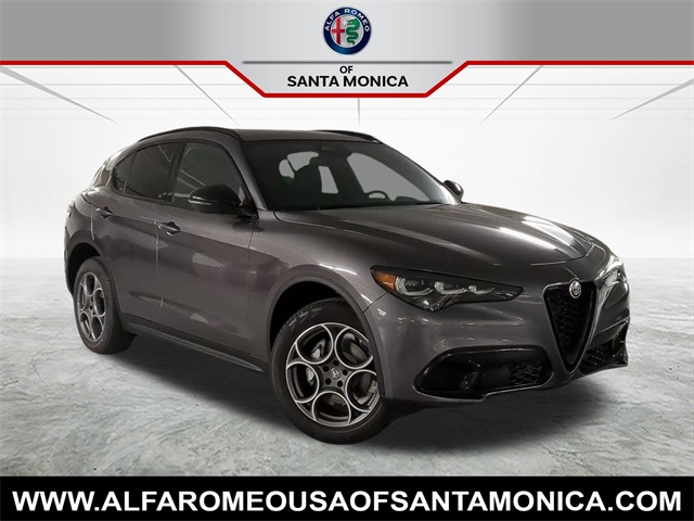 2025 Alfa Romeo Stelvio Base's photo
