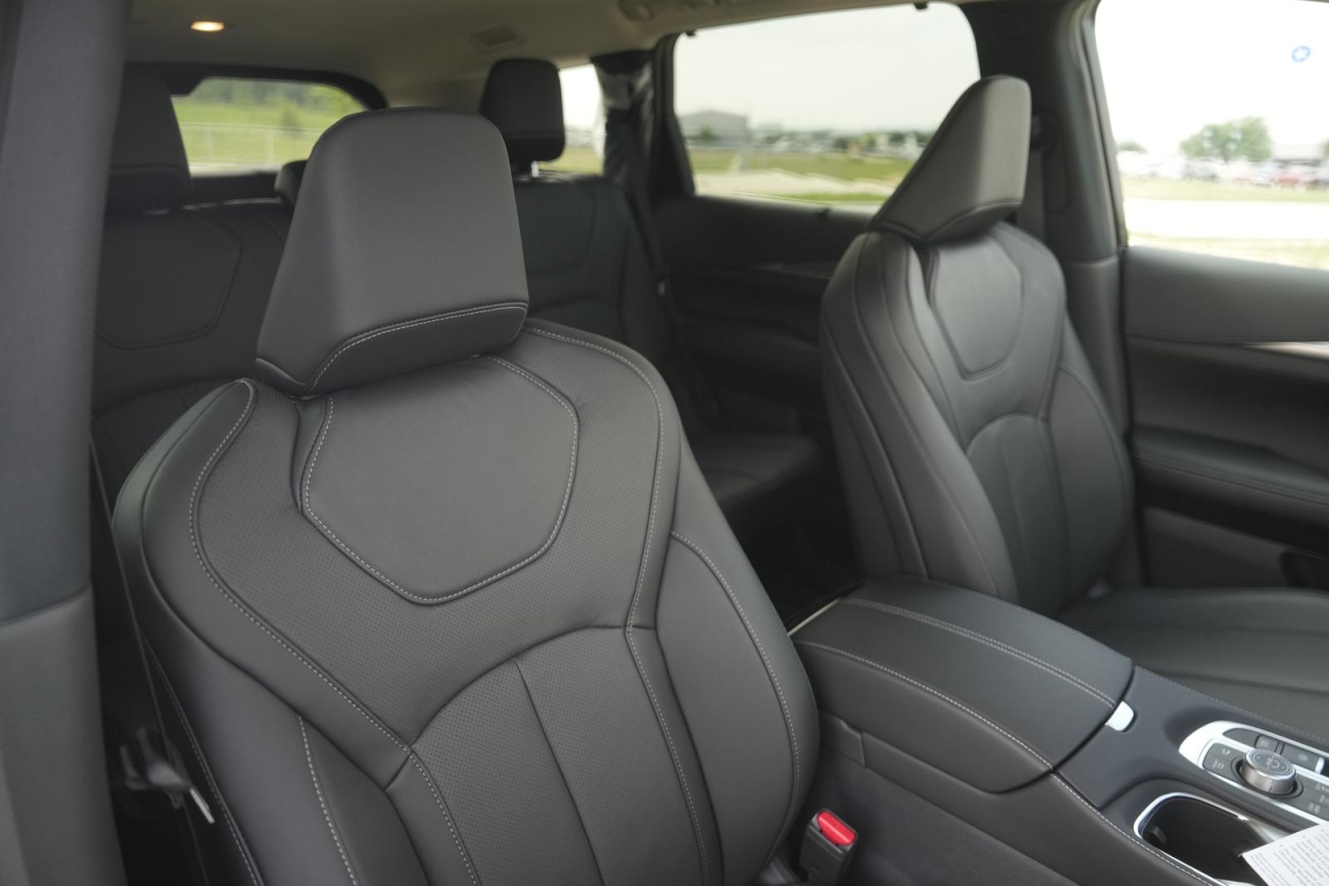 2025 Infiniti QX60 Luxe AWD photo 13