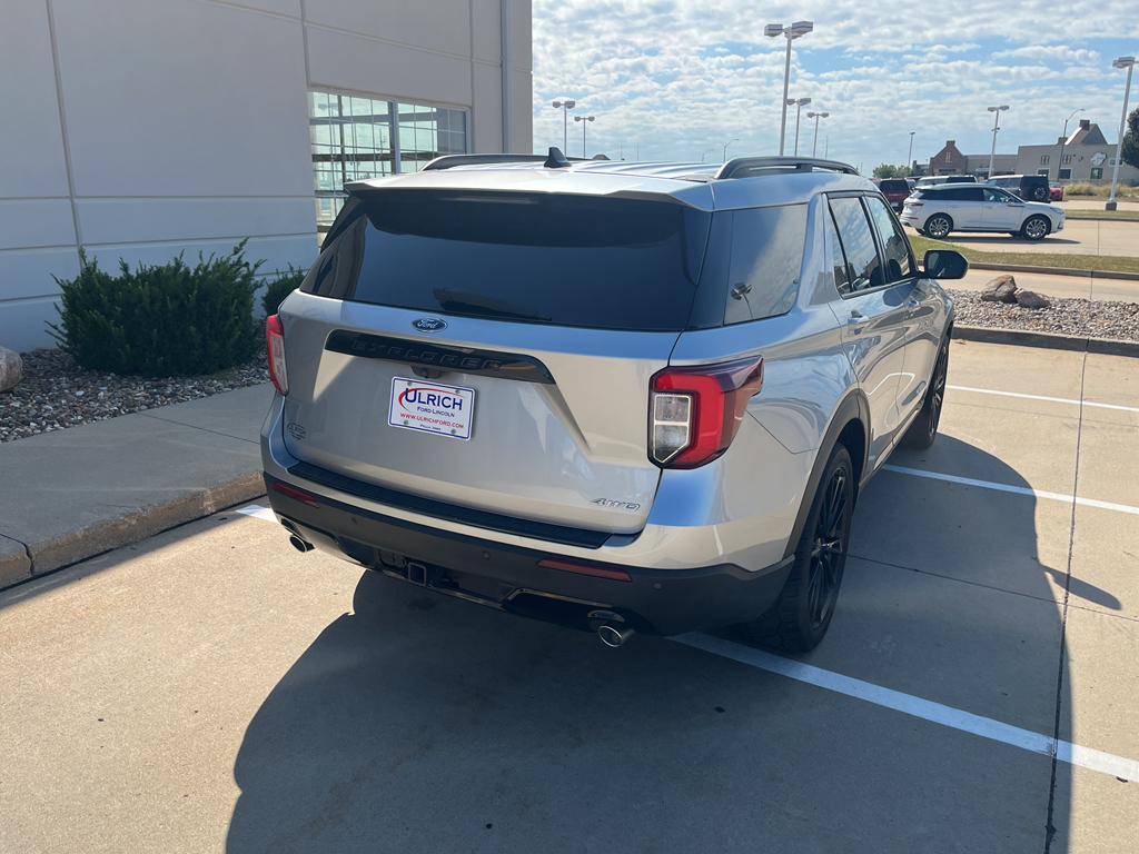 2022 Ford Explorer ST-Line photo 8