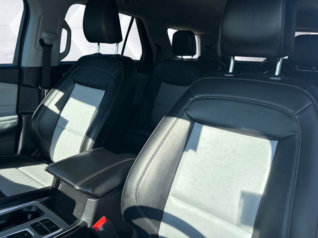 2022 Ford Explorer XLT photo 8
