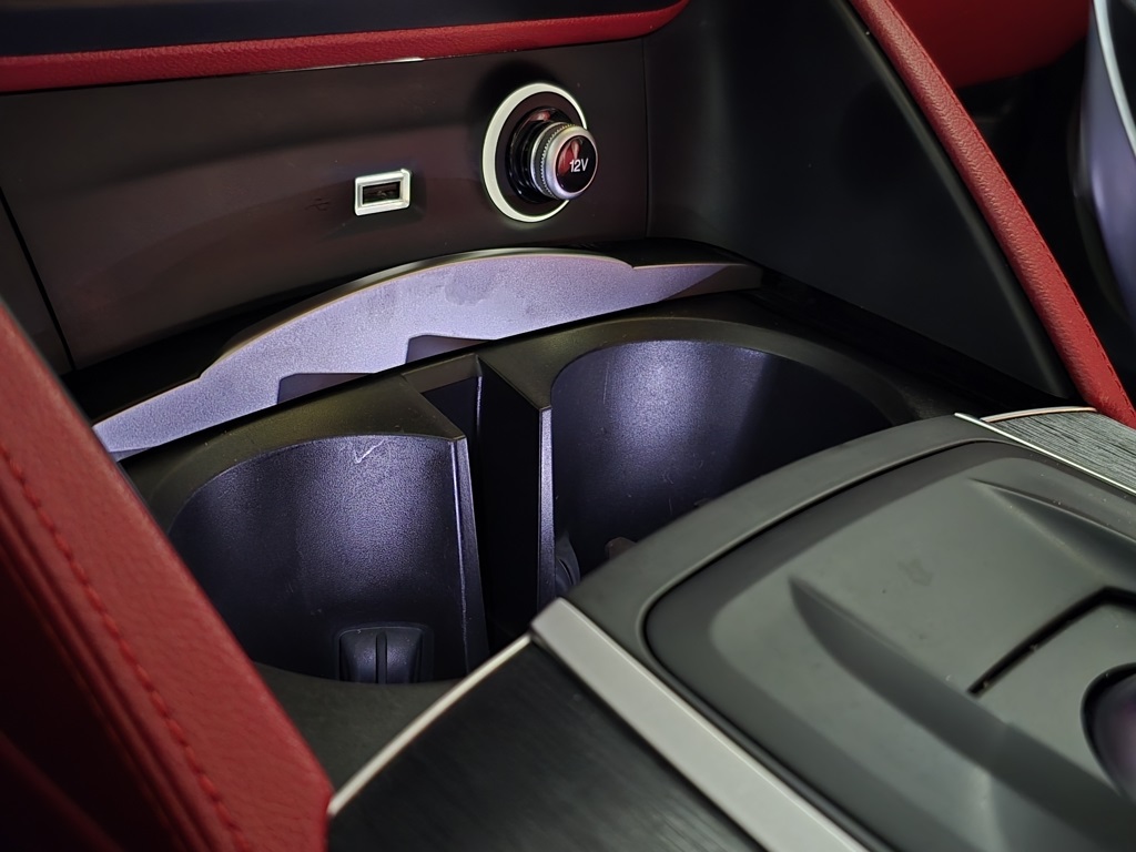 2019 Alfa Romeo Stelvio Base photo 21