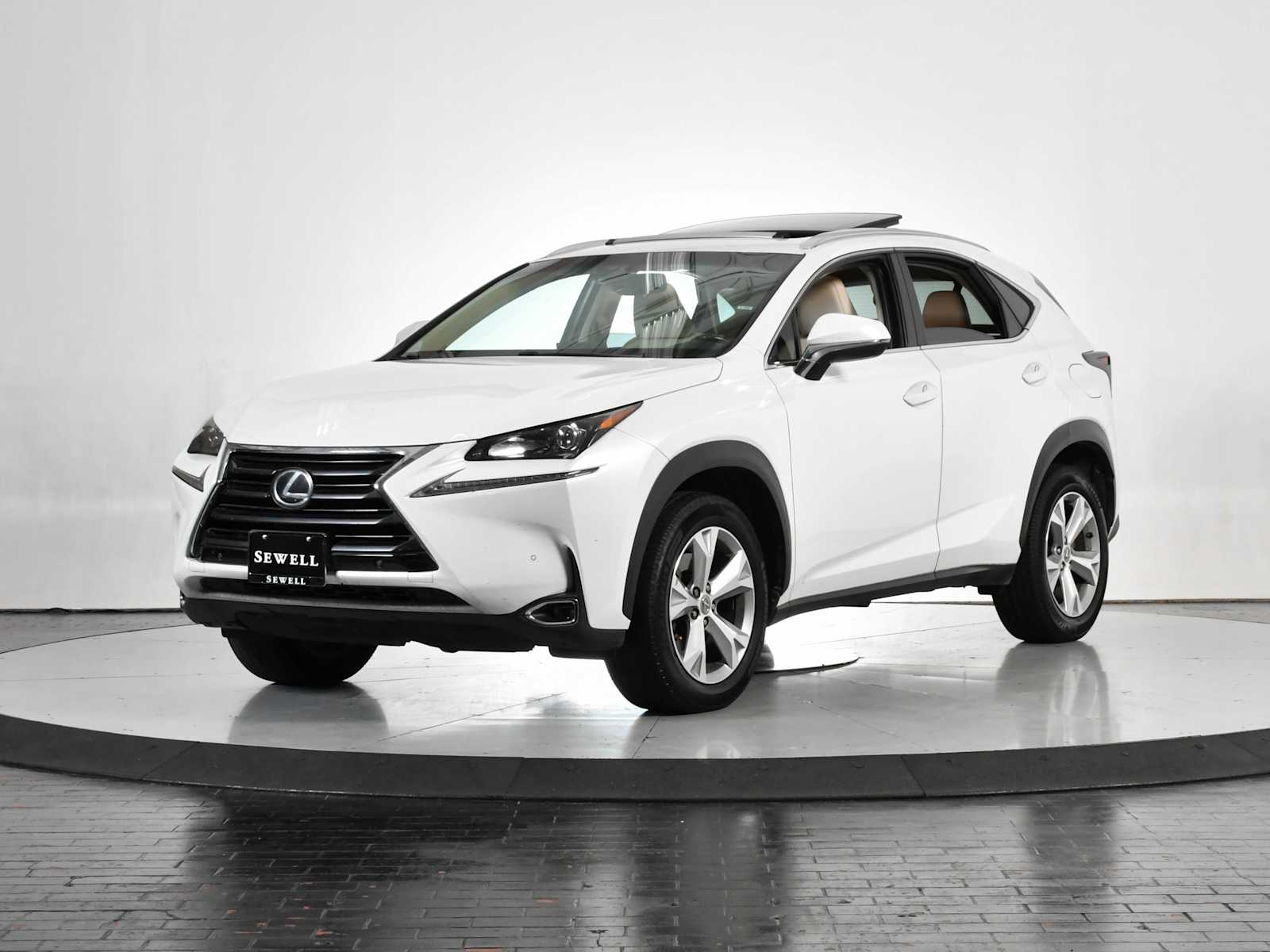 2017 Lexus NX 200t's photo
