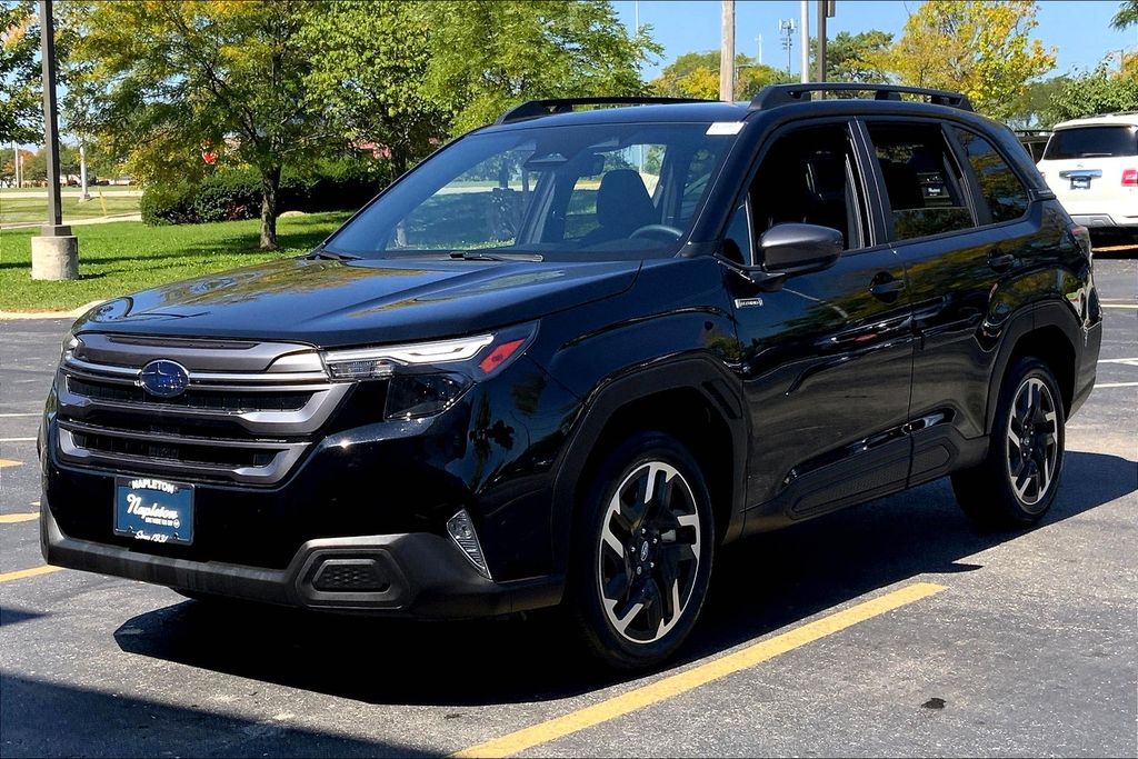 2025 Subaru Forester Premium photo 10