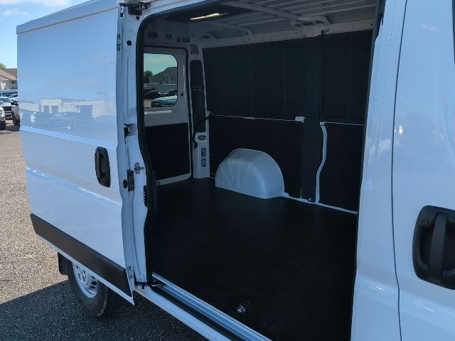 2026 Ram ProMaster 2500 photo 11