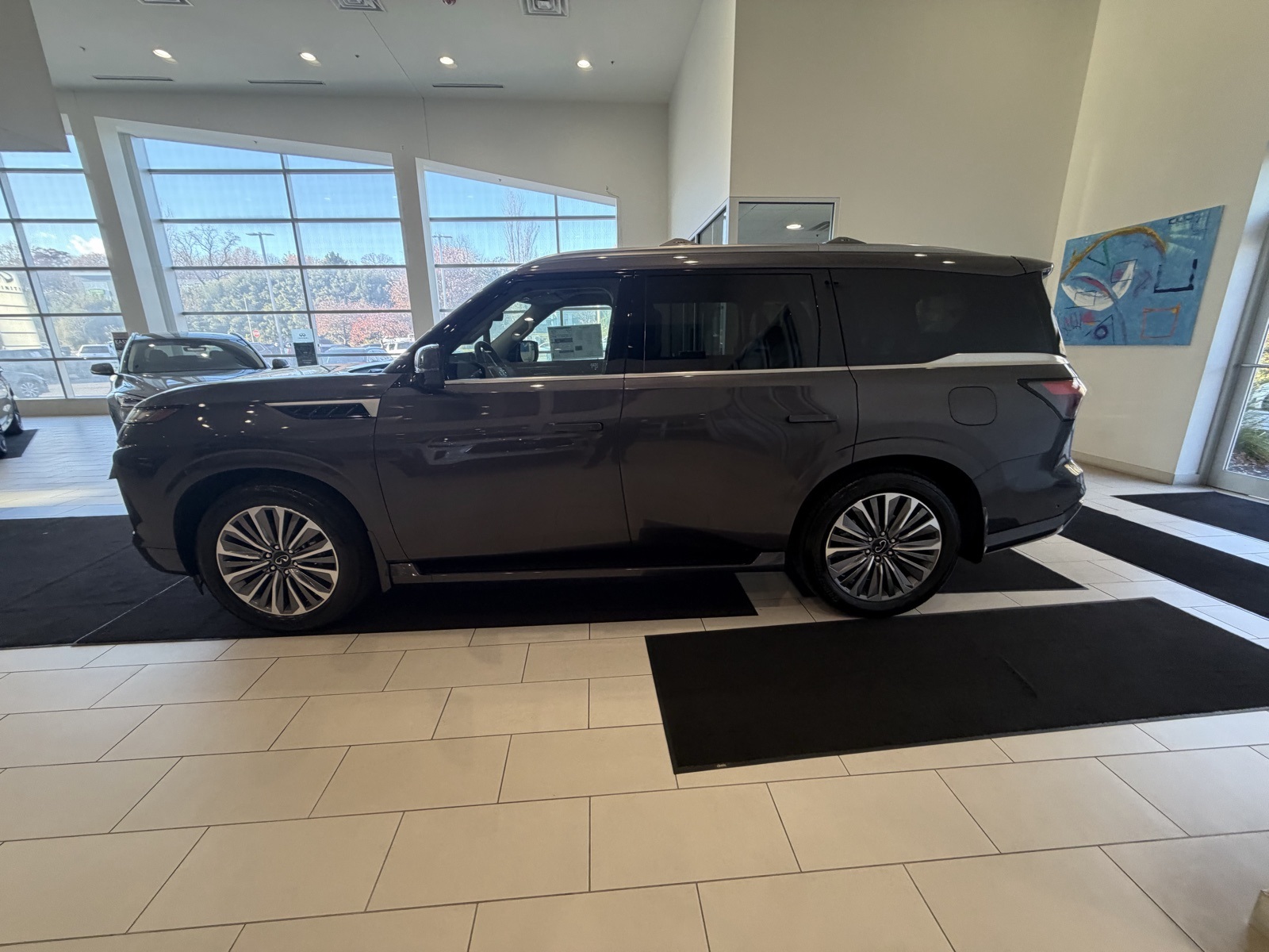 2026 Infiniti QX80 Luxe photo 4