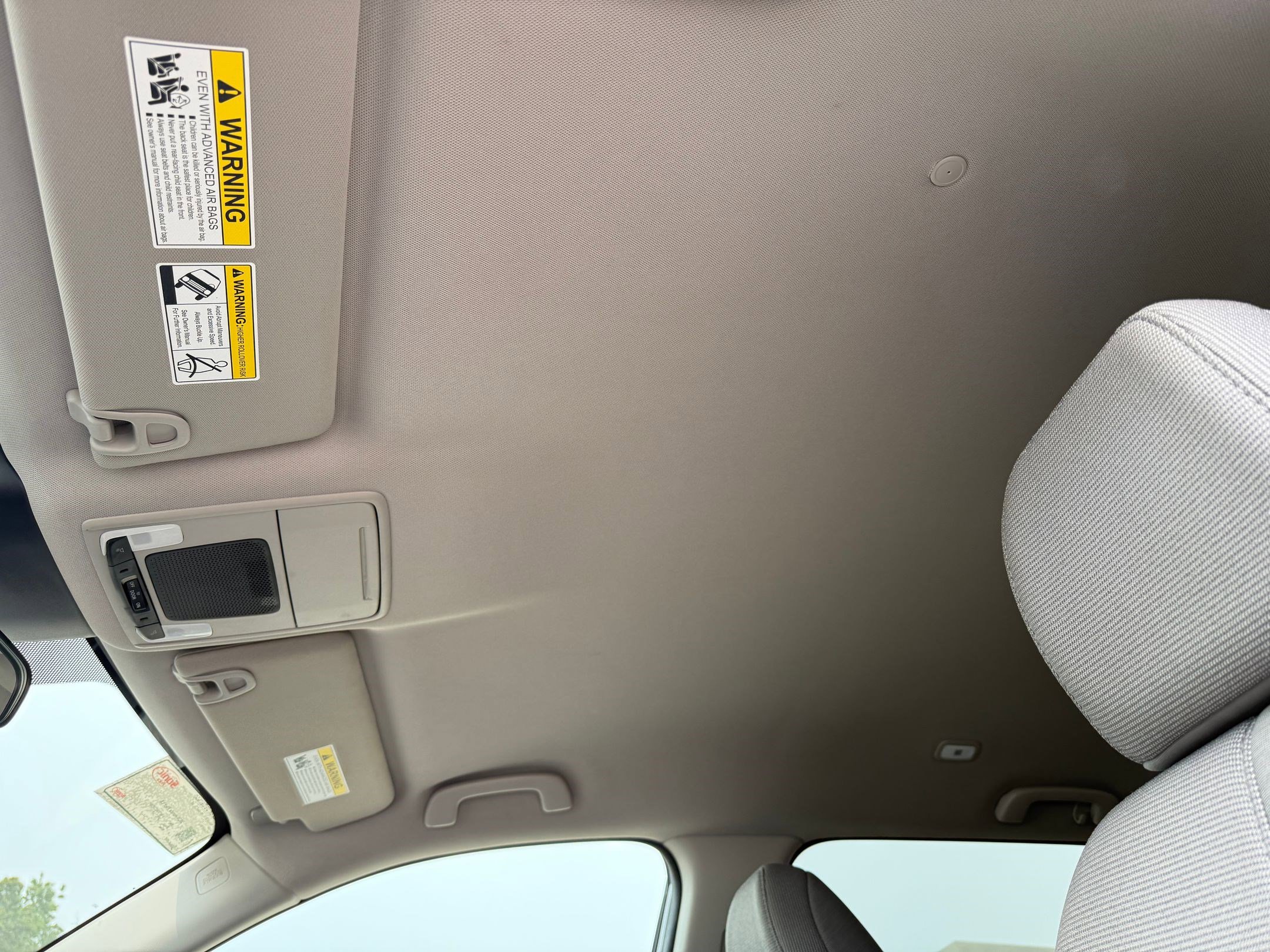 2024 Honda Pilot LX photo 15