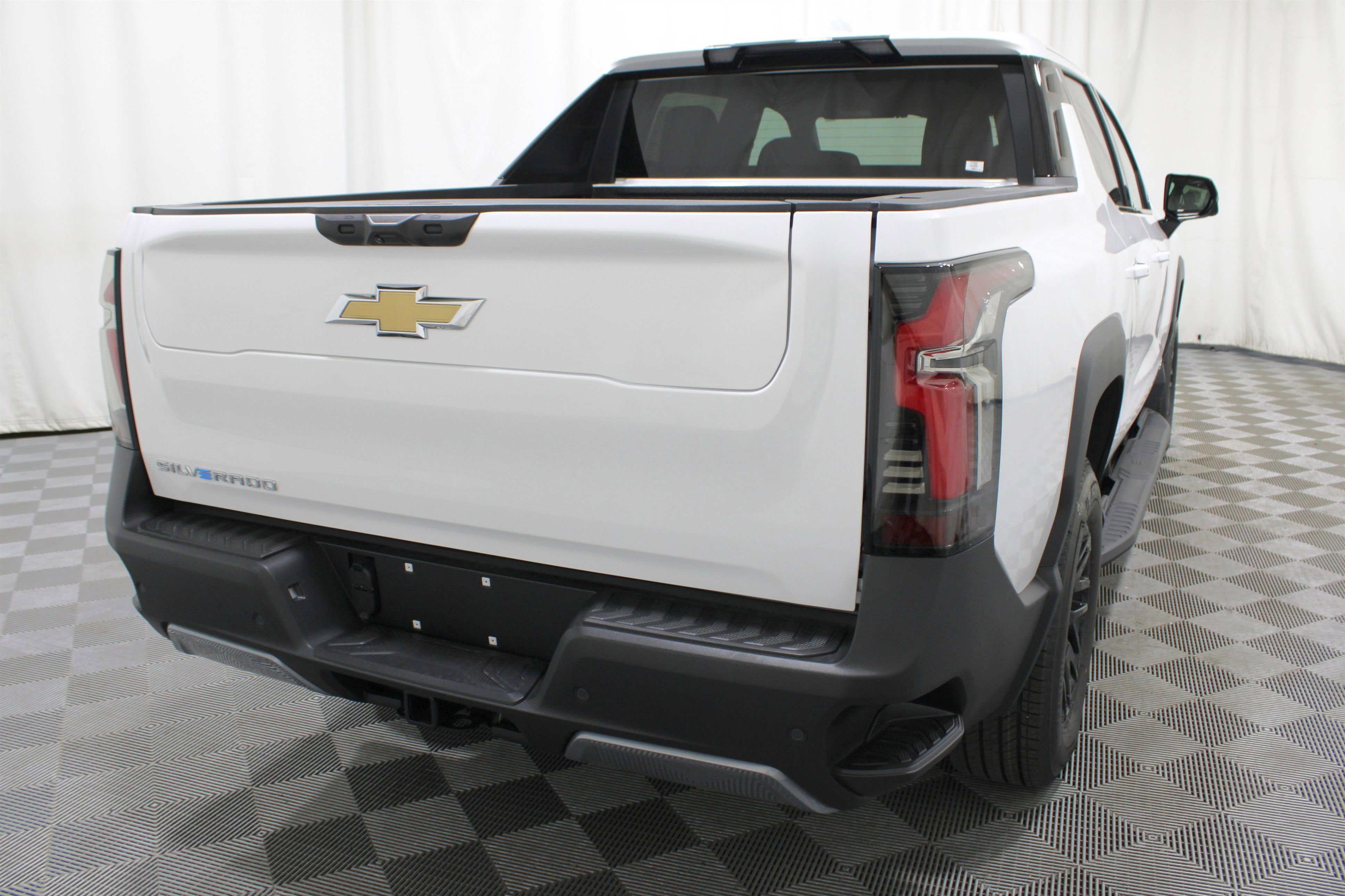 2025 Chevrolet Silverado EV LT photo 18