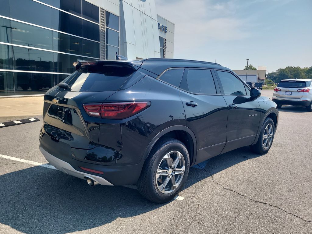 2023 Chevrolet Blazer 2LT photo 3