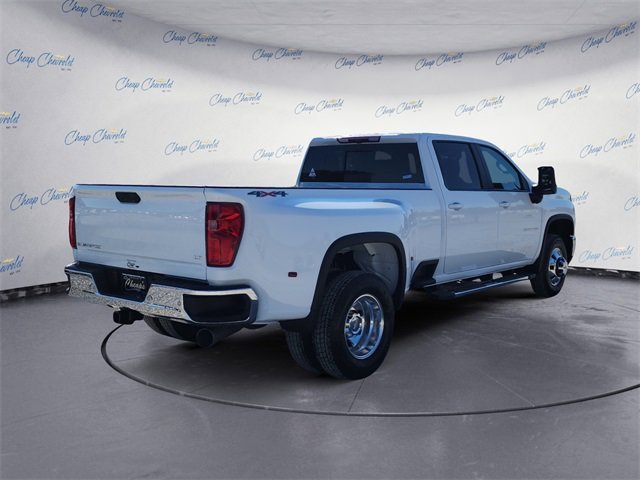 2026 Chevrolet Silverado 3500HD LT photo 4