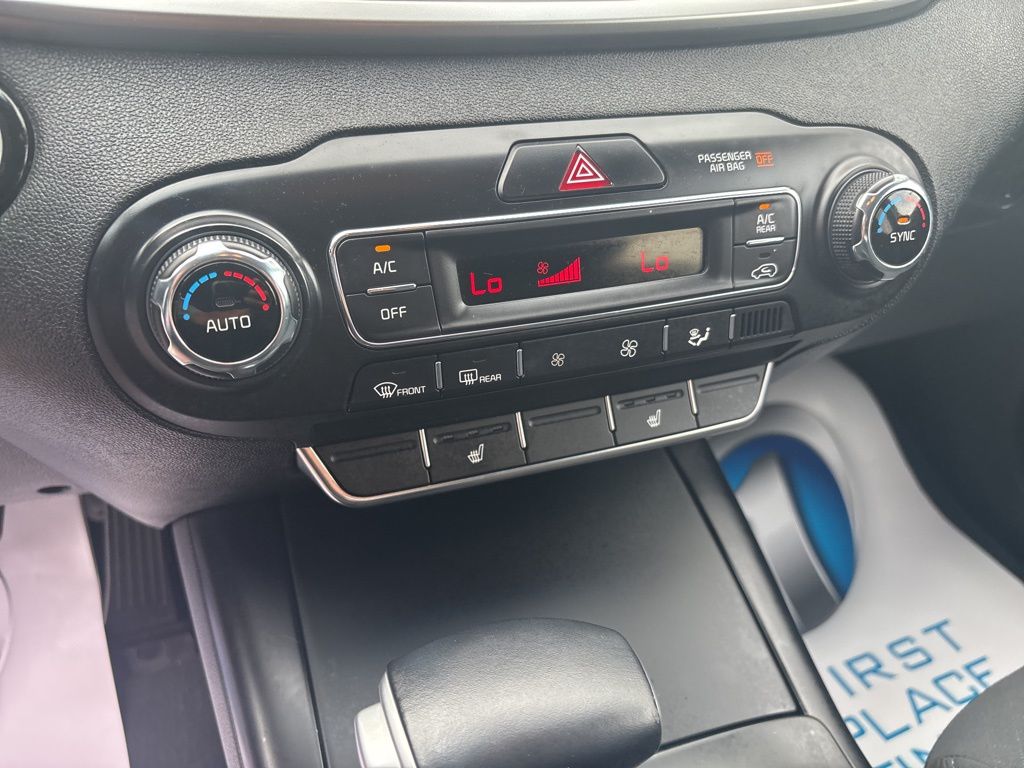 2020 Kia Sorento S photo 18