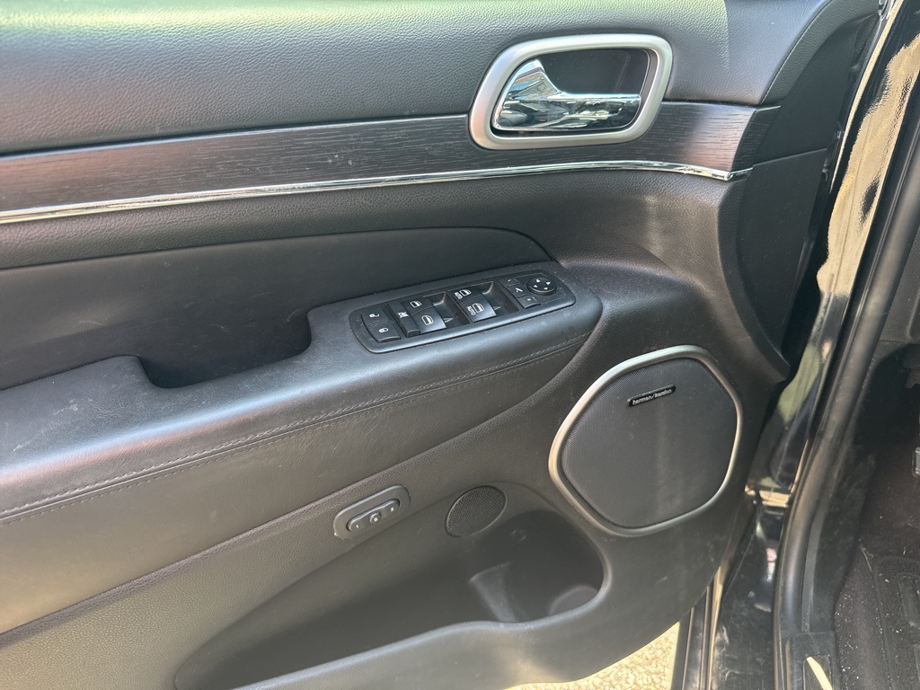 2017 Jeep Grand Cherokee Summit photo 4