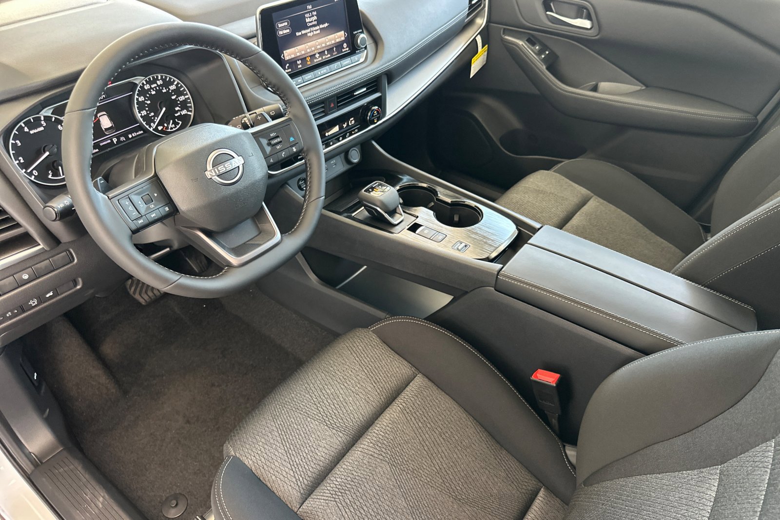 2026 Nissan Rogue SV photo 9