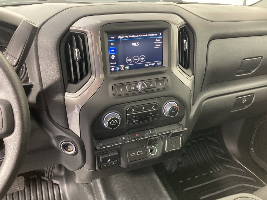 2025 Chevrolet Silverado 3500HD photo 2