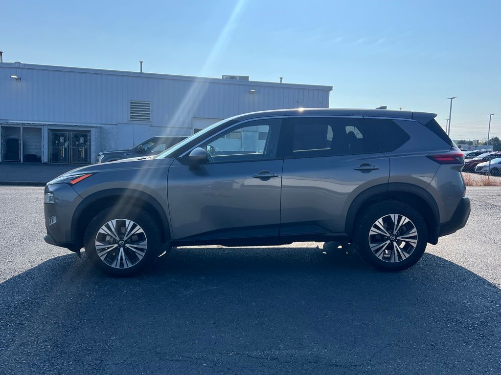 2021 Nissan Rogue SV photo 7