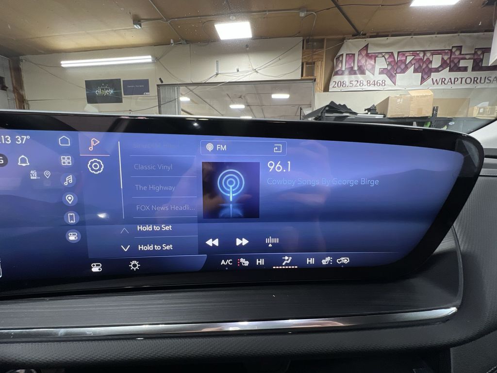 2025 Buick Envision Preferred photo 12