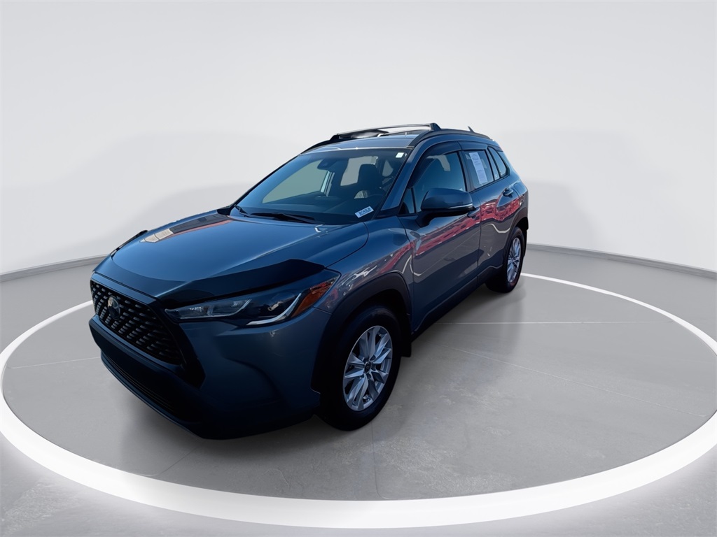 2022 Toyota Corolla Cross LE photo 4