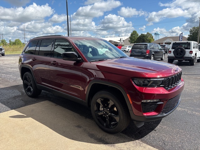 2025 Jeep Grand Cherokee Limited photo 2