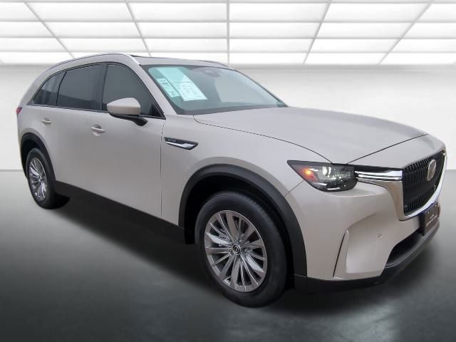 2025 Mazda CX-90 Preferred Package's photo