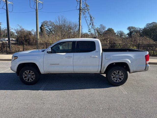 2017 Toyota Tacoma SR5 photo 2
