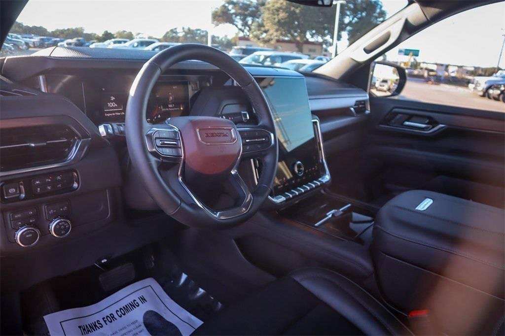 2025 GMC YUKON - Image 4