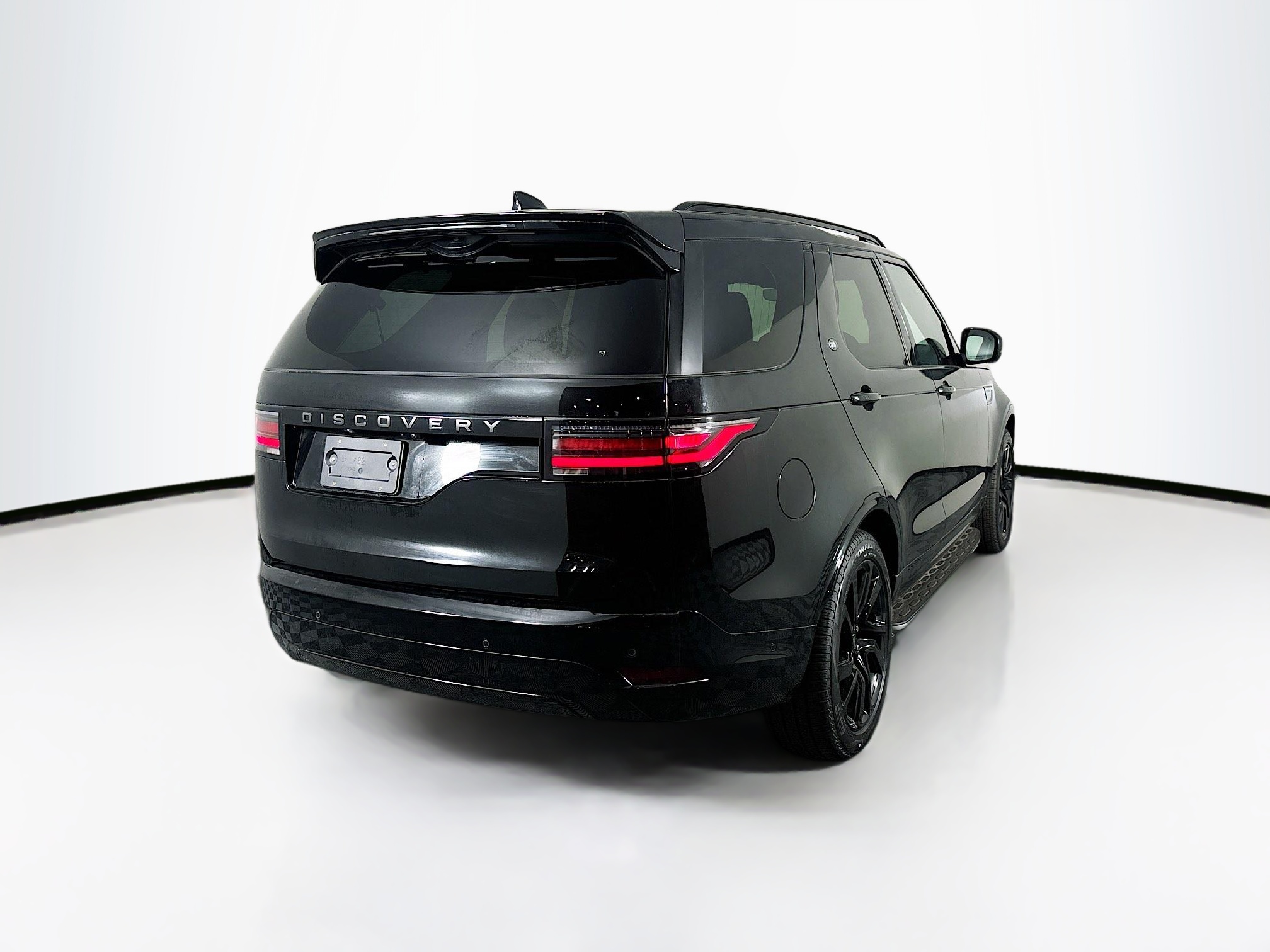 2024 Land Rover Discovery SE photo 2