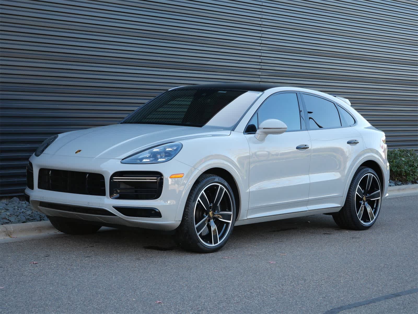 2022 Porsche Cayenne Coup Turbo's photo