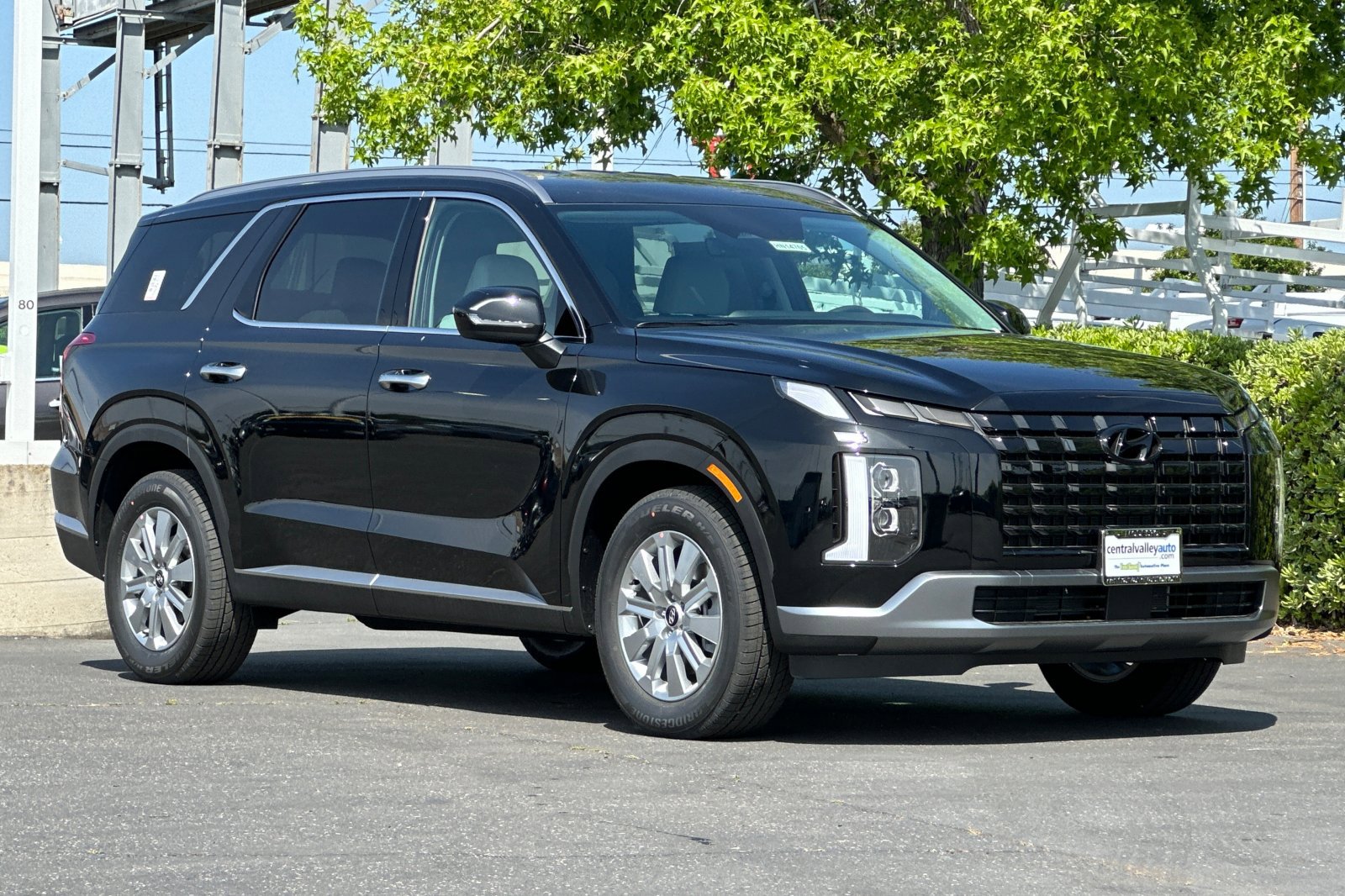 2025 Hyundai Palisade SEL photo 2