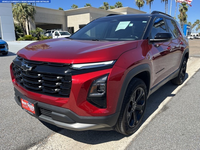 2025 Chevrolet Equinox LT photo 2
