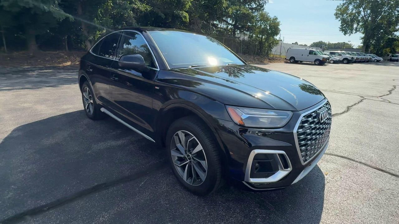 2022 Audi Q5 S line Premium Plus photo 2