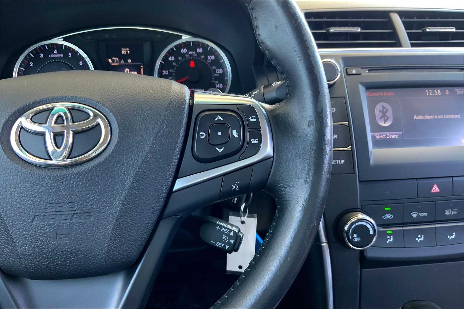 2017 Toyota Camry SE photo 20