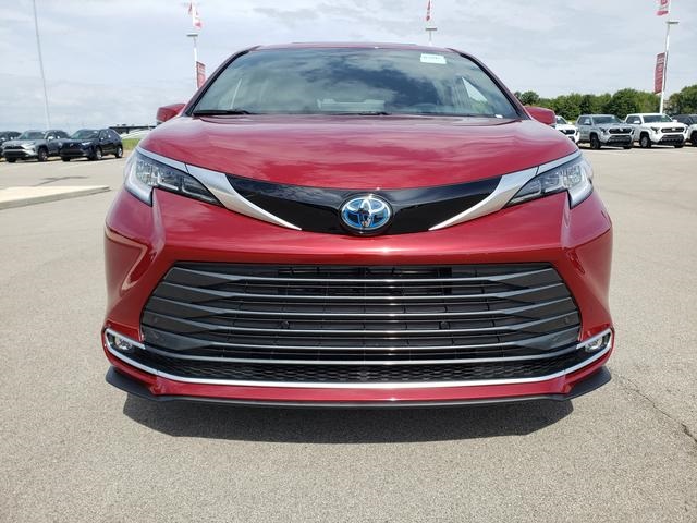 2025 Toyota Sienna Limited photo 2