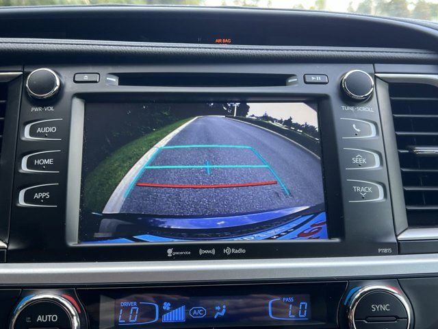 2018 Toyota Highlander LE photo 8