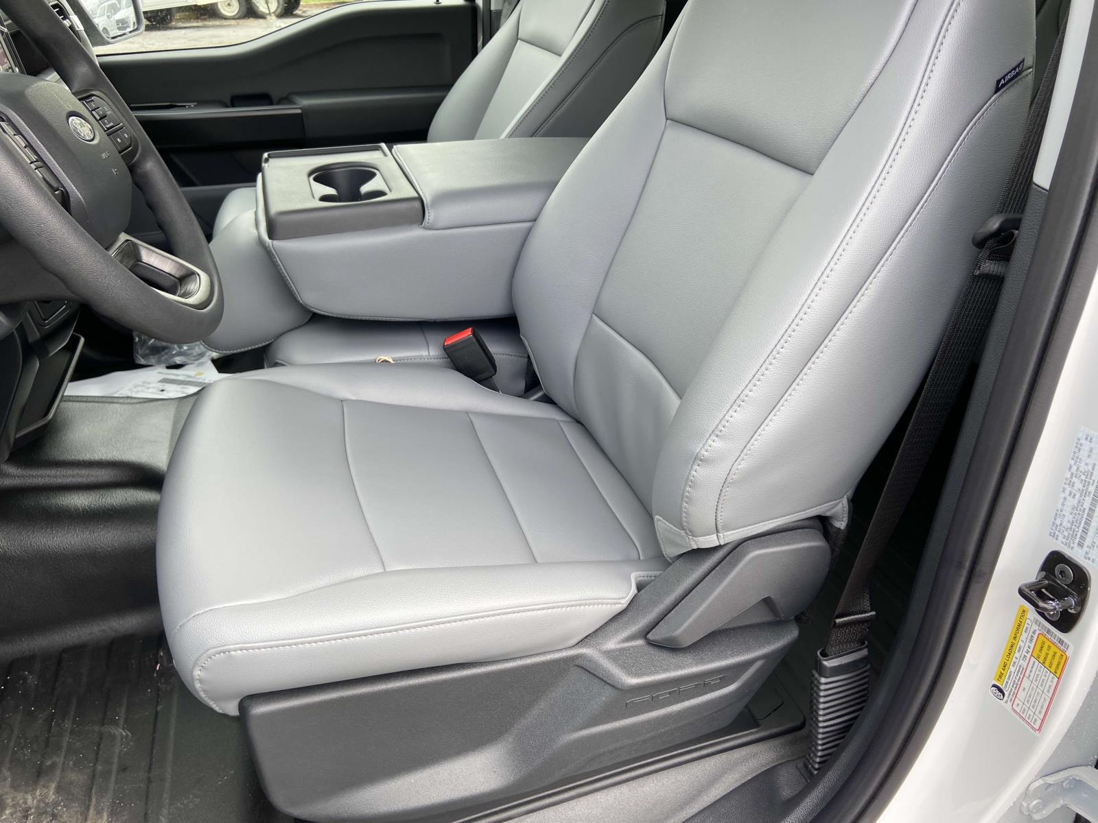 2025 Ford F-150 XL photo 9