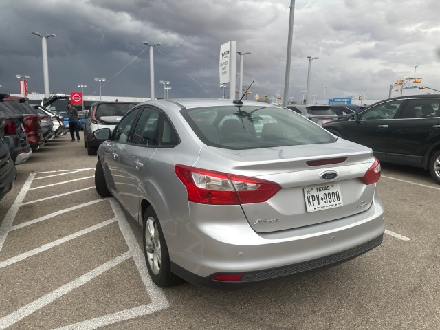 Used 2014 Ingot Silver Metallic Ford SE image 8