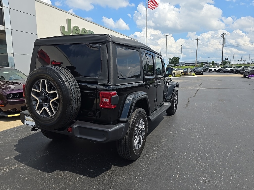 2025 Jeep Wrangler Sahara photo 8