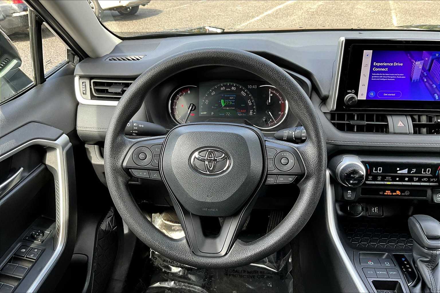 2025 Toyota RAV4 XLE photo 5