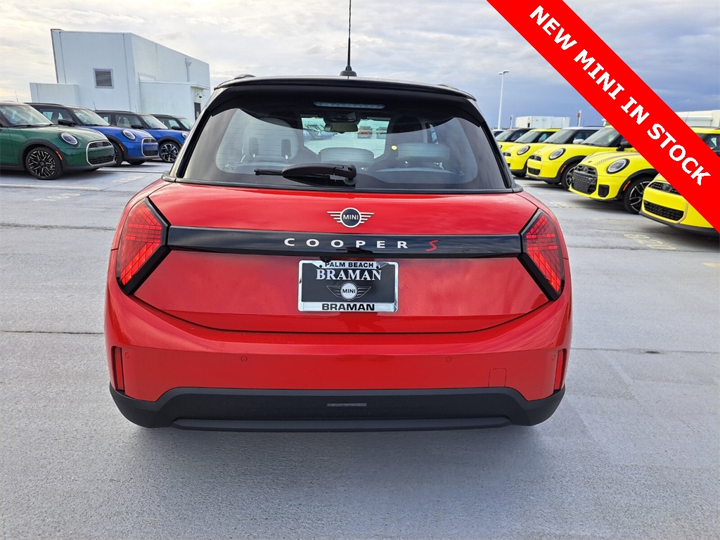 2025 Mini Cooper 4 Door Hardtop Signature photo 4