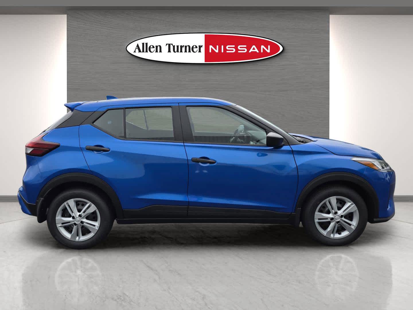 2025 Nissan Kicks Play S photo 4
