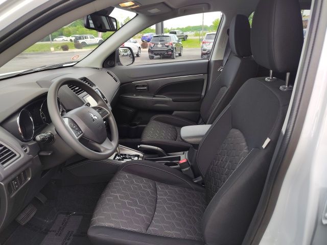 2025 Mitsubishi Outlander Sport ES photo 8