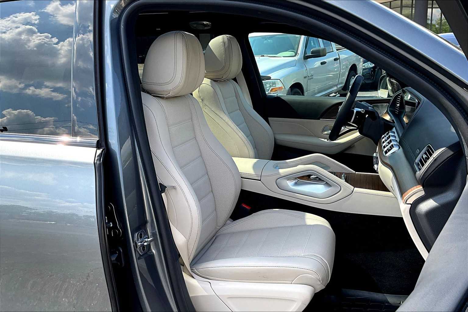 Image 7 of Certified Pre-Owned 2025 Mercedes-Benz GLS 580 AWD 4MATIC
