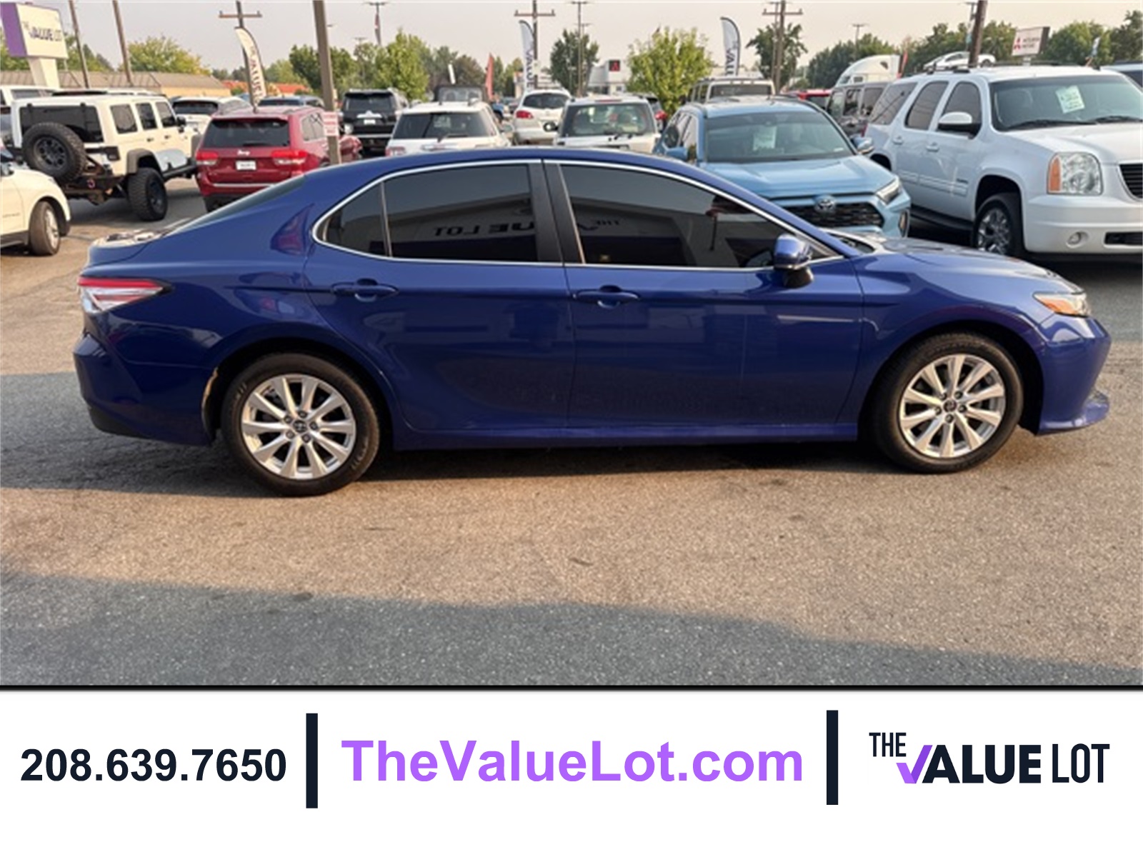 2018 Toyota Camry LE photo 2
