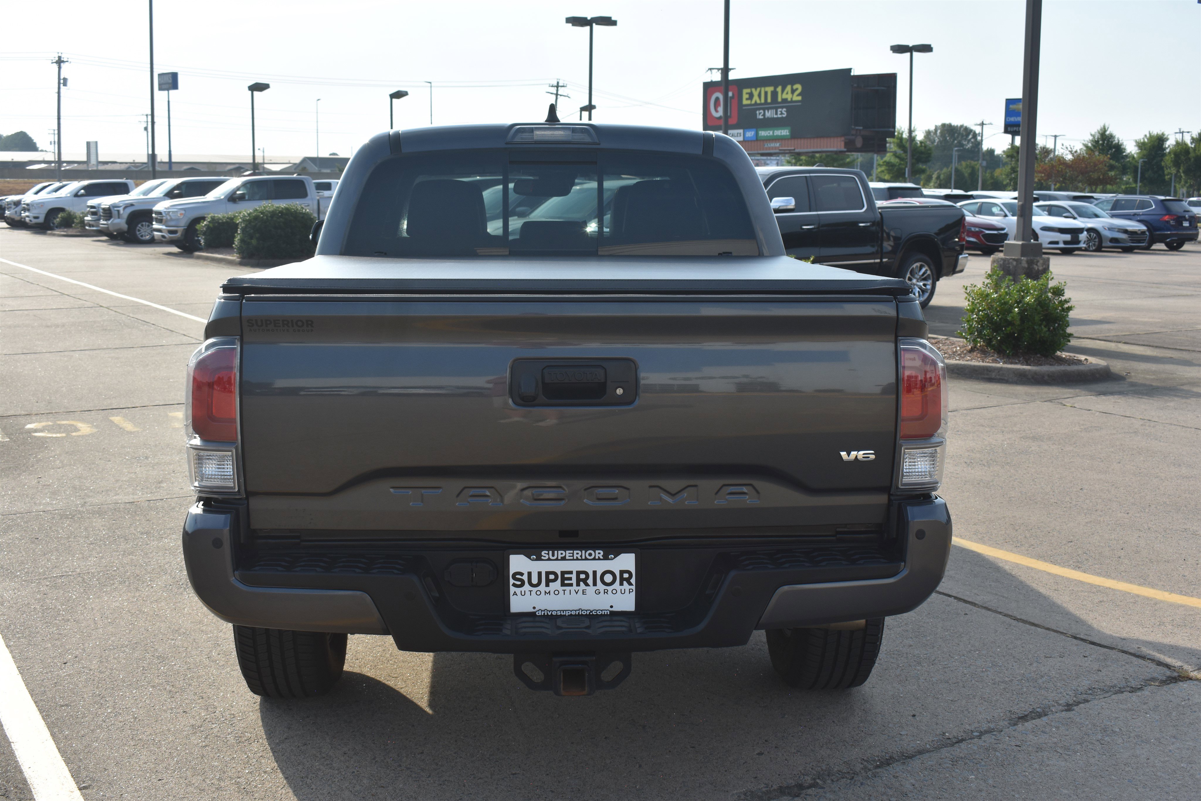 2020 Toyota Tacoma TRD photo 3