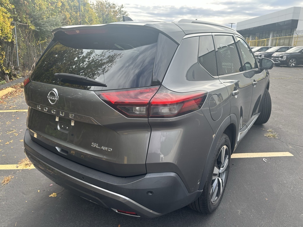 2023 Nissan Rogue SL photo 4