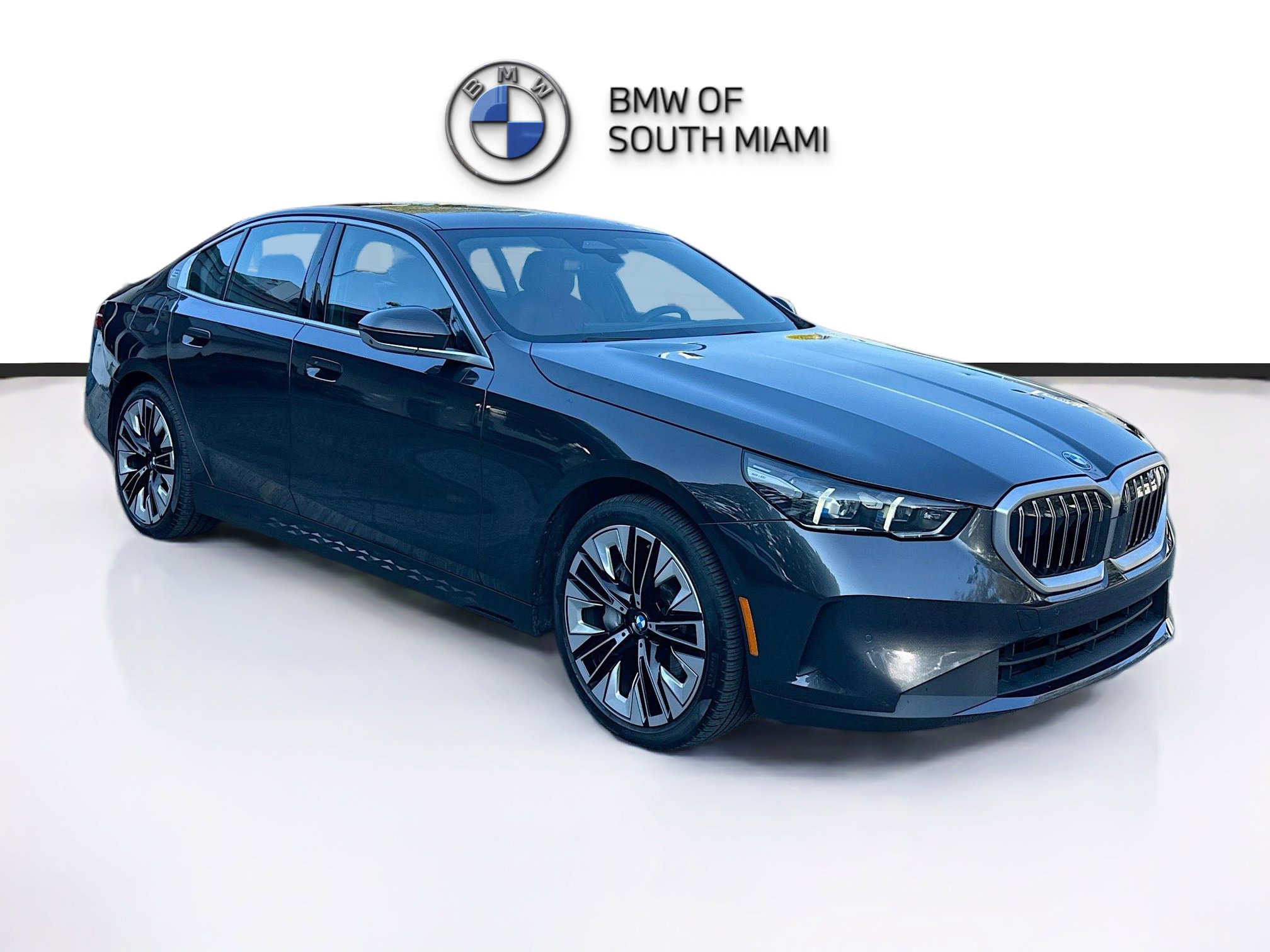 2025 BMW 5 Series 540i's photo