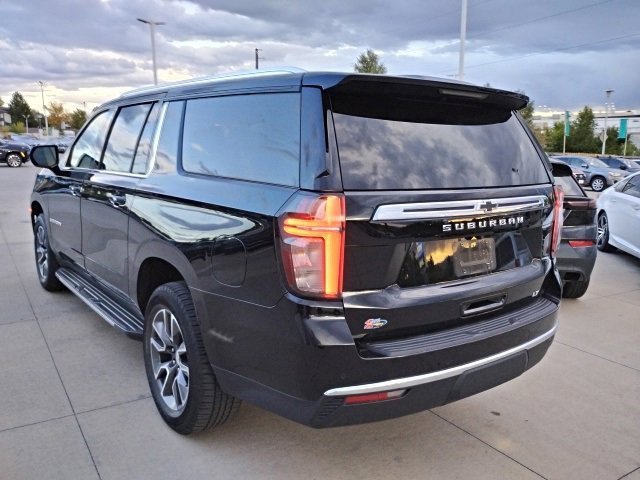 2021 Chevrolet Suburban LT photo 6