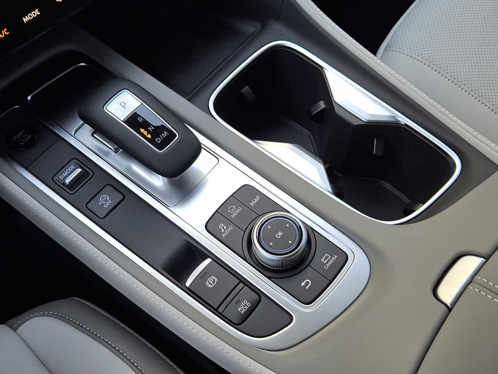 2026 Infiniti QX60 Luxe photo 14